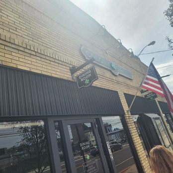 Colony Grill - Pizza Near Me - Stamford, Connecticut