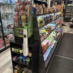 Diamond Smoke And Vape - Insents, pipes, vapes