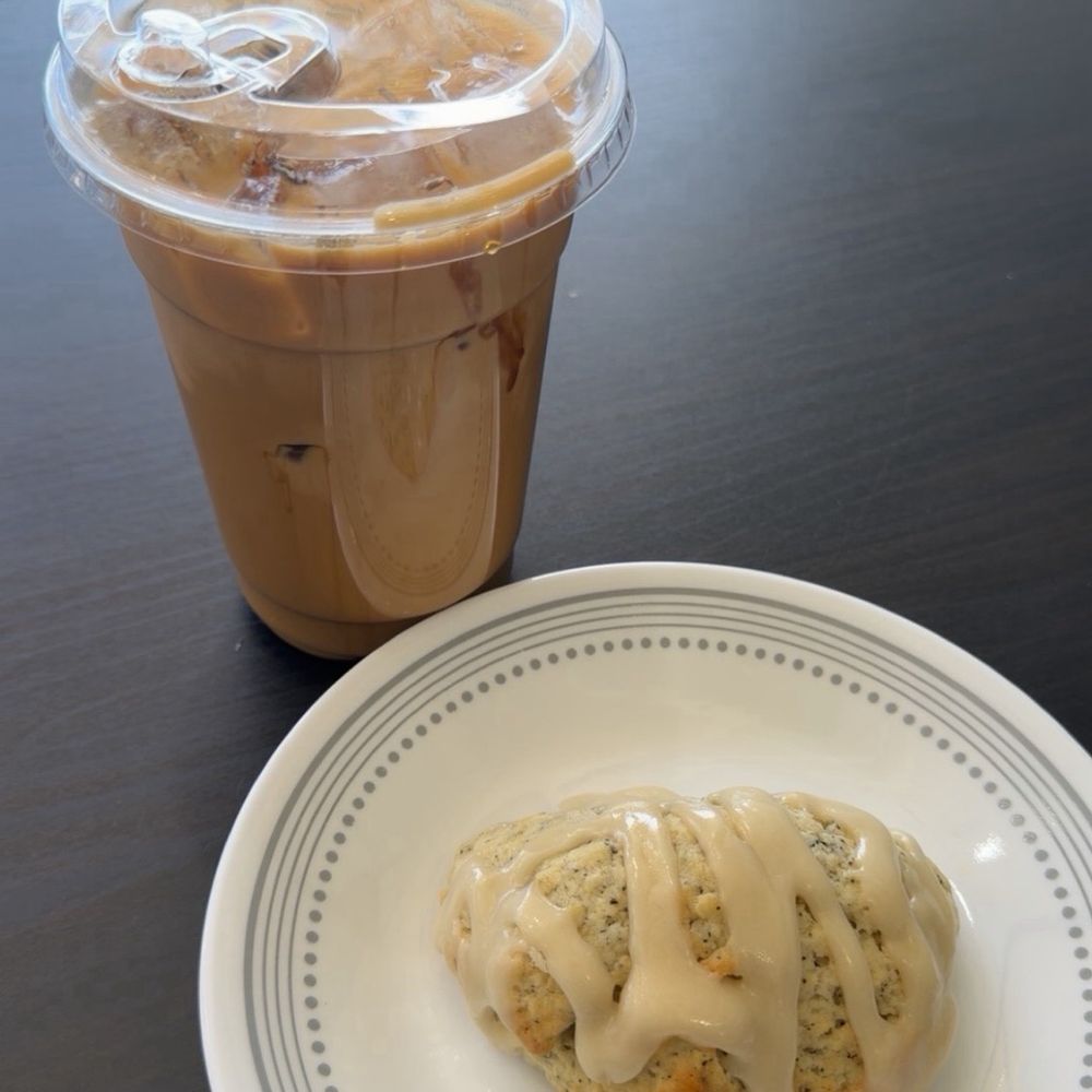 Honey bee latte iced and earl grey scone Honey bee latte iced and earl grey scone