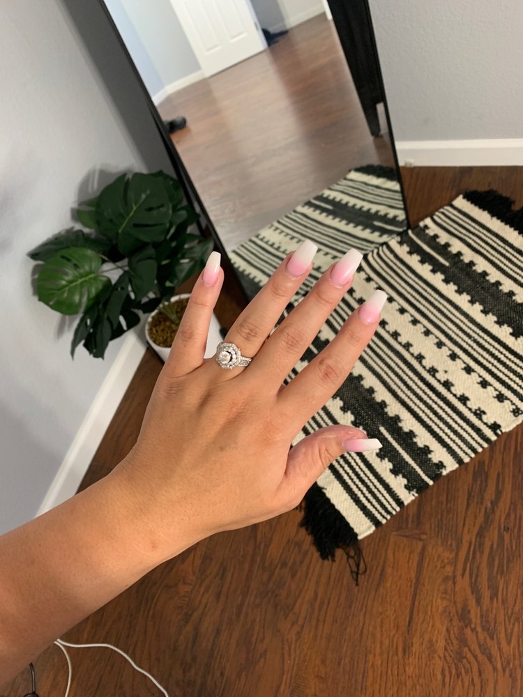 HAPPY NAILS Updated April 2024 26 Photos & 43 Reviews 285 W Louise Ave, Manteca