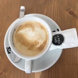 Le Petit Café