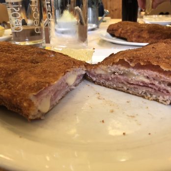Schnitzelwirt - Schnitzel Cordon Bleu - Schnitzel Near Me - Vienna, 9