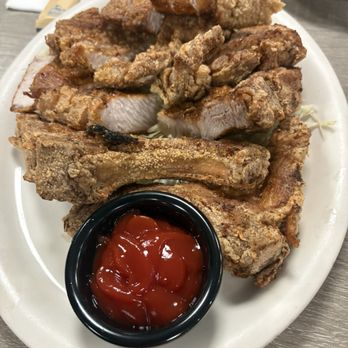 Side Street Inn - Pork chops - Sports Bars Near Me - Honolulu, Hawaii Side Street Inn - Pork chops - Sports Bars Near Me - Honolulu, Hawaii