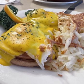 Red Rock Cafe - Eggs Benedict Florentine - Breakfast & Brunch Near Me - Sedona, Arizona Red Rock Cafe - Eggs Benedict Florentine - Breakfast & Brunch Near Me - Sedona, Arizona