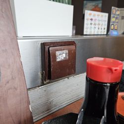 aa Sushi - This place needs a good cleaning...