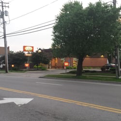 Tim Hortons - Follow the arrow and you too can crash into a kerb.