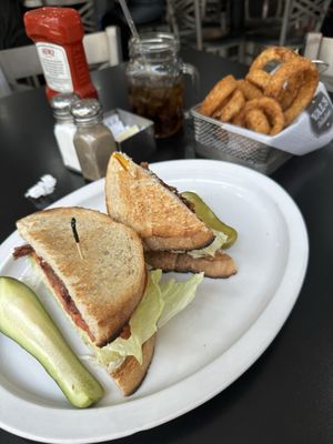 Val's Delicatessen by null