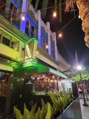 Shannon's On Pine Irish Pub & Sports Bar by null