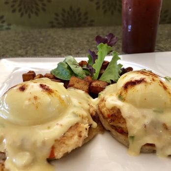 Andrei's Restaurant - Crab Cake Benedict and bloody mary - New American Near Me - Irvine, California