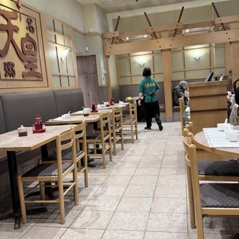 Congee Wong - View of inside from seated corner - Chinese Near Me - North York, Ontario