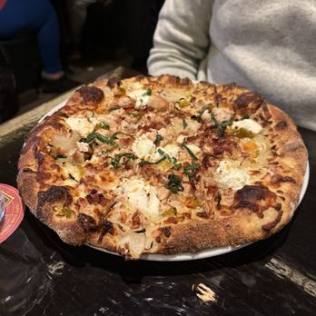 Copper Top Tavern - Erie Blvd - Honeybee chicken pizza - Sports Bars Near Me - Syracuse, New York Copper Top Tavern - Erie Blvd - Honeybee chicken pizza - Sports Bars Near Me - Syracuse, New York