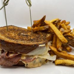 The Greens Bistro - Reuben Sandwich