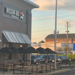 Mission BBQ - Front of restaurant