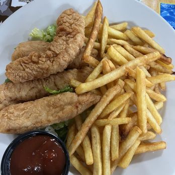 Capitola Diner - Chicken Strips With Fries - Diners Near Me - Capitola, California Capitola Diner - Chicken Strips With Fries - Diners Near Me - Capitola, California