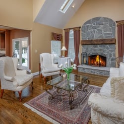 Leaf Realtors - www.1oakridgeroad.com