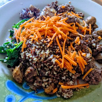 Goodfood - Beef and quinoa tamari bowl on a plate - Do-It-Yourself Food Near Me