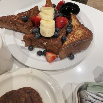 Briarpatch Restaurant - Traditional Brioche French Toast - American Near Me - Winter Park, Florida