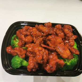 Sakura Garden - General Tao Chicken - Asian Fusion Near Me - Toronto, Ontario