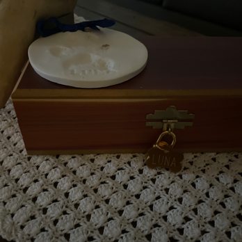above & beyond pet cremations - Our box & pawprint - Pet Cremation Services Near Me - Twentynine Palms, California above & beyond pet cremations - Our box & pawprint - Pet Cremation Services Near Me - Twentynine Palms, California