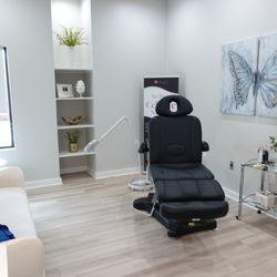 Renew MD Medical Spa & Aesthetics - Treatment Room