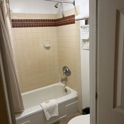 Executive Inn & Suites