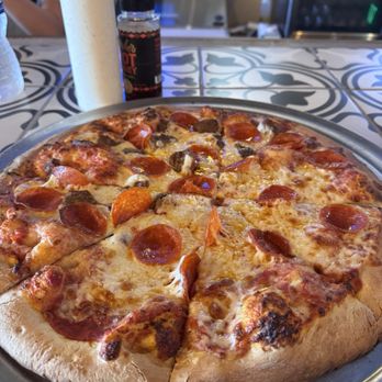 Caddies Corner - The best pizza on planet earth - Gelato Near Me - Fort Walton Beach, Florida