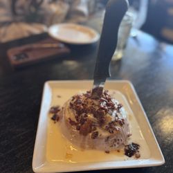 The Farmhouse - Cinnamon roll with bacon