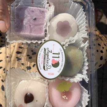 Fugetsu-Do - Candy Stores Near Me - Los Angeles, California Fugetsu-Do - Candy Stores Near Me - Los Angeles, California