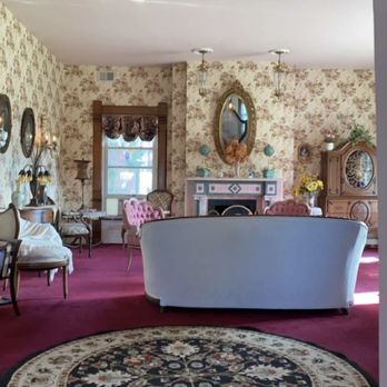 The Heather House - Living room - Bed & Breakfast Near Me - Marine City, Michigan The Heather House - Living room - Bed & Breakfast Near Me - Marine City, Michigan