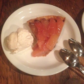 Pepe Giallo - Delicious peach tart with ice cream. - Italian Near Me - New York, New York Pepe Giallo - Delicious peach tart with ice cream. - Italian Near Me - New York, New York