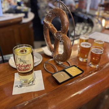 The Berghoff Restaurant - Bars Near Me - Chicago, Illinois The Berghoff Restaurant - Bars Near Me - Chicago, Illinois