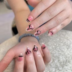 Roman's Nails Spa