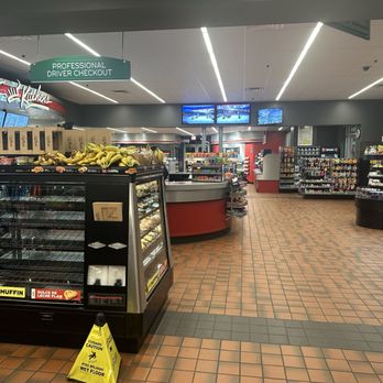 QuikTrip - the inside of a grocery store - Convenience Stores Near Me - Lebanon, Tennessee