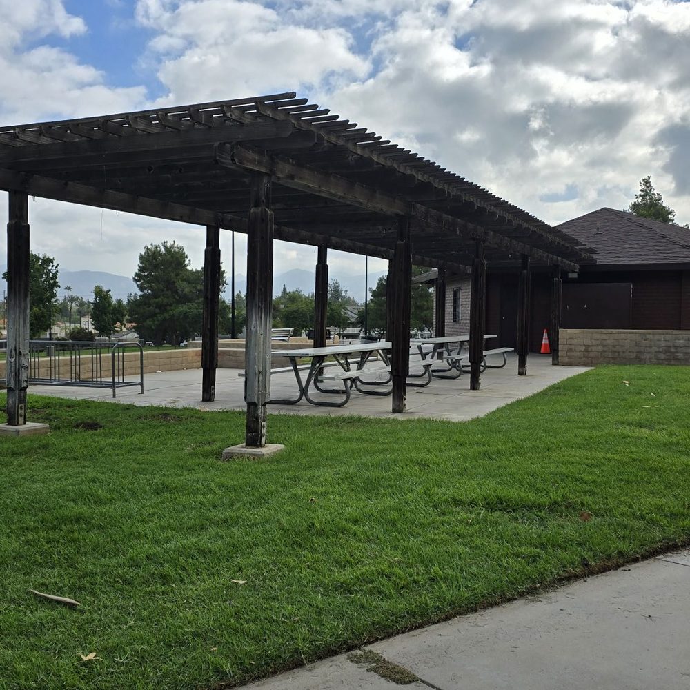 Brookside Park - The Picnic Table. - Parks Near Me - Redlands, California