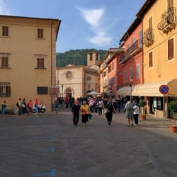 Albergo Centrale - La piazza