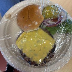 Kaiser Permanente Cafeteria - Their cheeseburgers are delish!