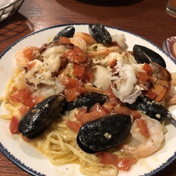 Red Lobster - Seafood Near Me - Valencia, California