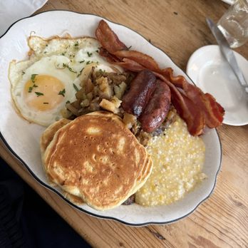 Bubby's Tribeca - Abe Lincoln Breakfast - American Near Me - New York, New York