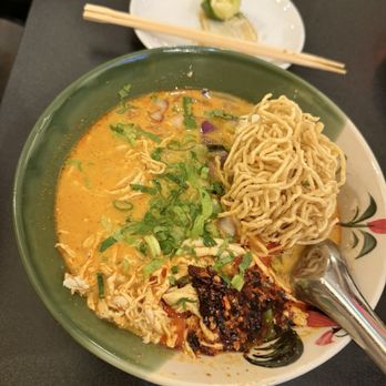 DAKZEN - Thai Near Me - Somerville, Massachusetts