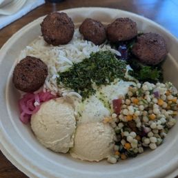 Santorini bowl with falafel