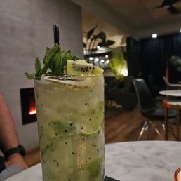 Kiwi mojito mocktail Kiwi mojito mocktail