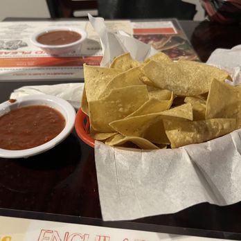 Anna's Mexican Restaurant - Chips and salsa - Mexican Near Me - Lubbock, Texas