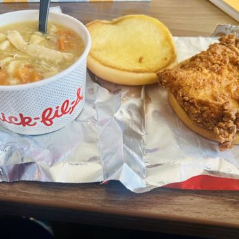 Chick-fil-A - Chicken Noodle Soup & Spicy Chicken Sandwich they left out the pickles - Fast Food Near Me - La Porte, Texas Chick-fil-A - Chicken Noodle Soup & Spicy Chicken Sandwich they left out the pickles - Fast Food Near Me - La Porte, Texas