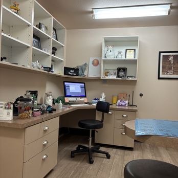 Animal Eye Center - Exam room - Veterinarians Near Me - Rocklin, California Animal Eye Center - Exam room - Veterinarians Near Me - Rocklin, California