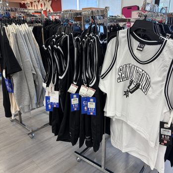 TJ Maxx - Department Stores Near Me - Cedar Park, Texas TJ Maxx - Department Stores Near Me - Cedar Park, Texas