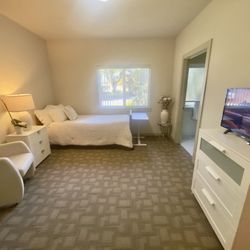 Bridlemile Senior Care