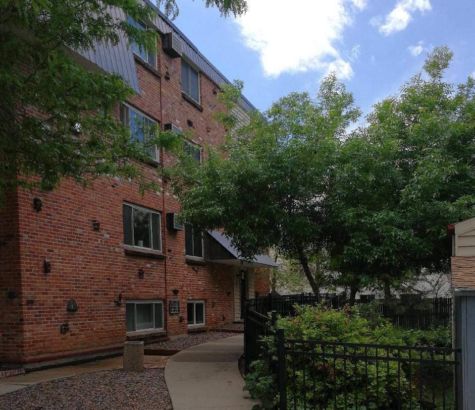 CHERRY PLAZA APARTMENTS Updated July 2024 16 Reviews 4550 E