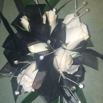 Beneva Flowers - Wrist corsage - Florists Near Me - Sarasota, Florida
