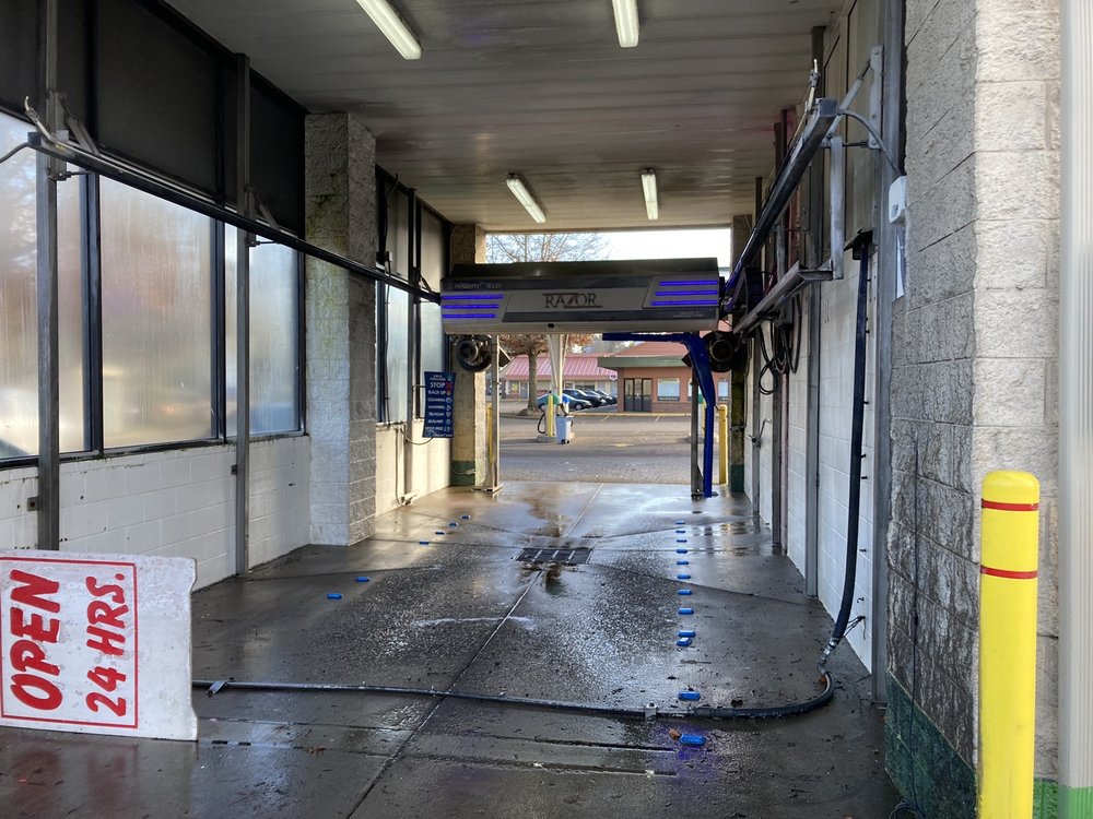 CAREFREE CARWASH Updated July 2024 28 Reviews 869 W Centennial Blvd, Springfield, Oregon