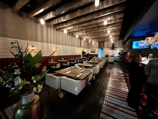 Sakhuu Thai Plano by null